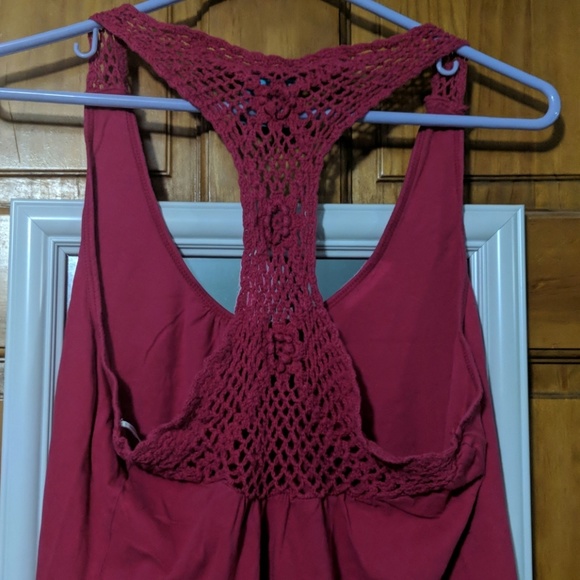 Bright pink top with knitting in back - Picture 3 of 7